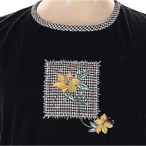 Flowers Embroidery Black Vintage Tee Shirt - Picture 2 of 4